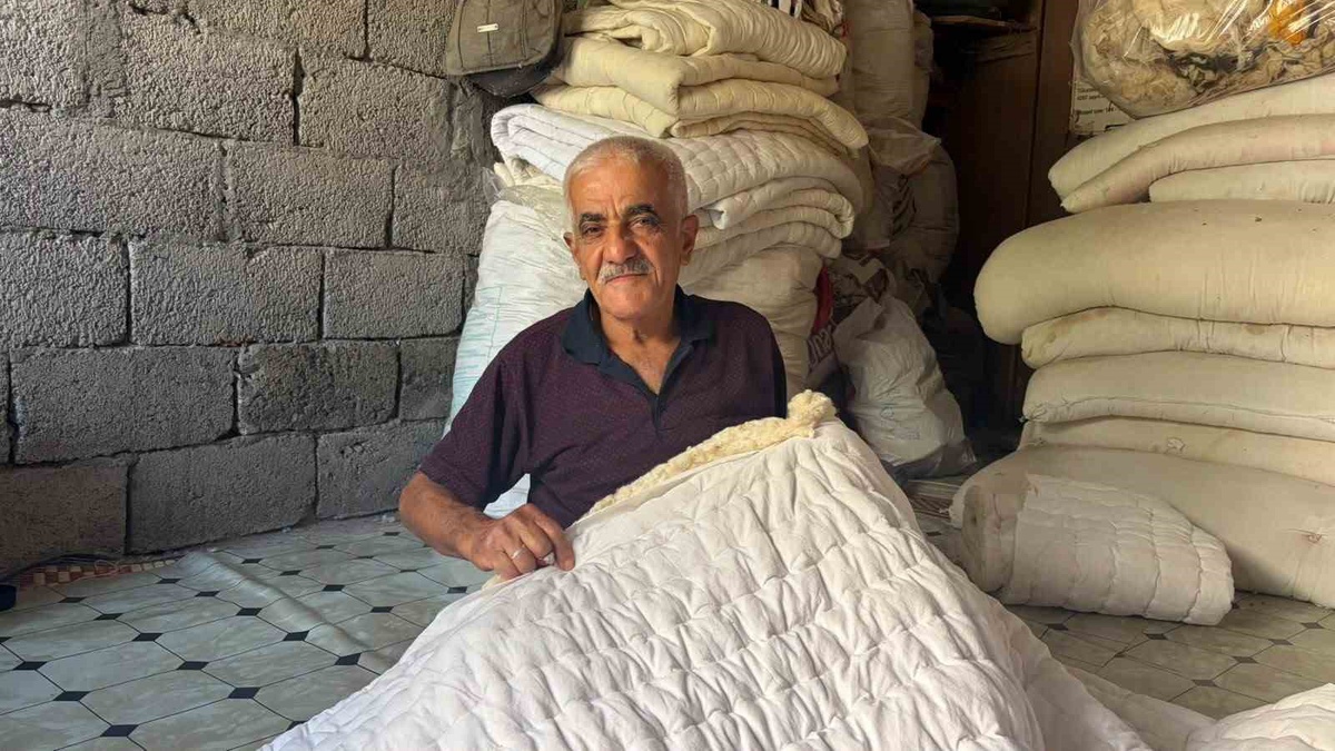 Osmaniye'de 54 yıldır yorgan diken Doğanay, gençlerin bu işi beğenmediğini söyledi
