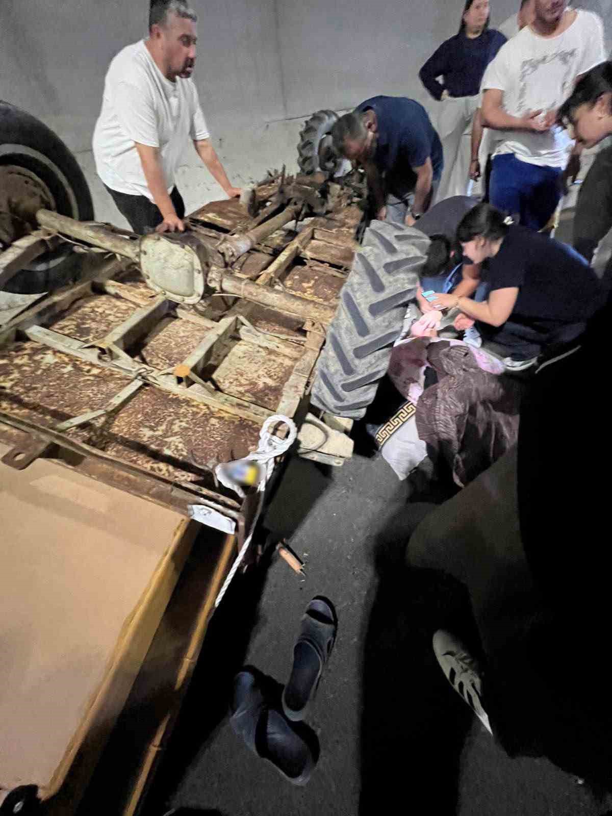 Sakarya Kaynarca'da tünelde devrilen patpatta 2 kişi hafif yaralandı