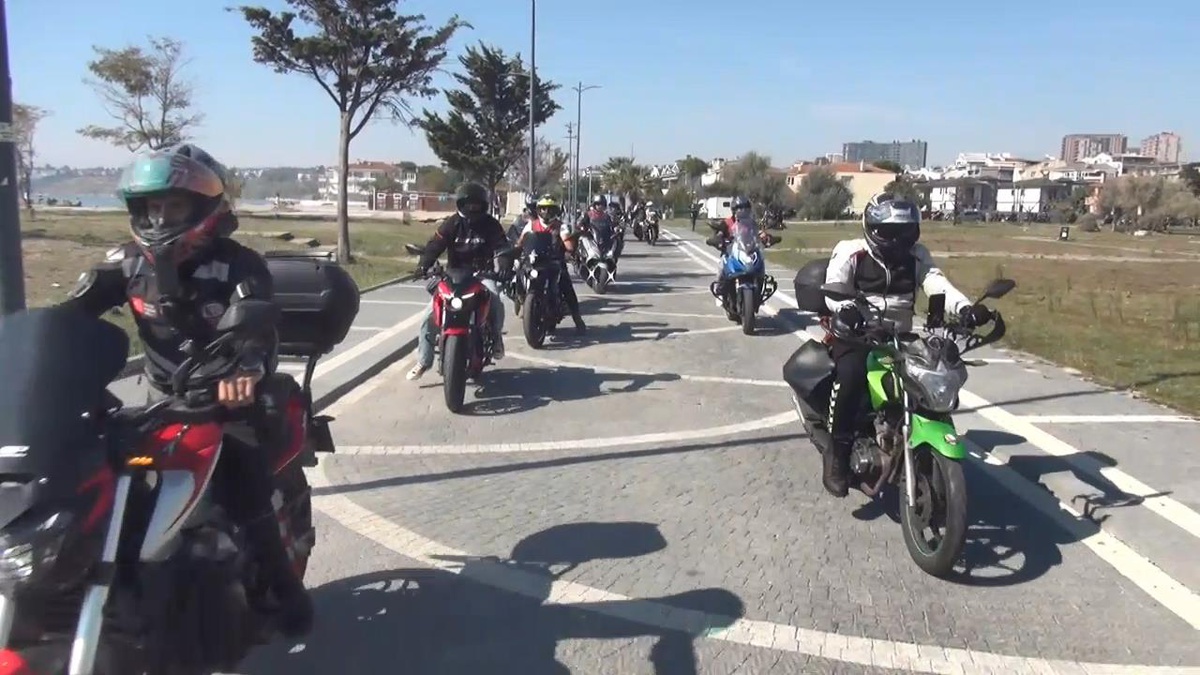 Silivri'de motosikletliler, trafik cezalarının artırılması için anma sürüşü yaptı