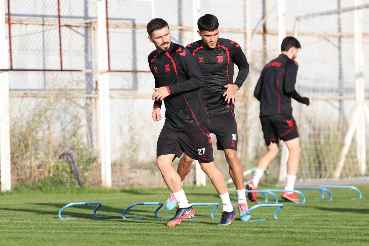 Sivasspor, Bandırmaspor deplasmanı için 13 Ekim'deki maçın hazırlıklarını sürdürdü