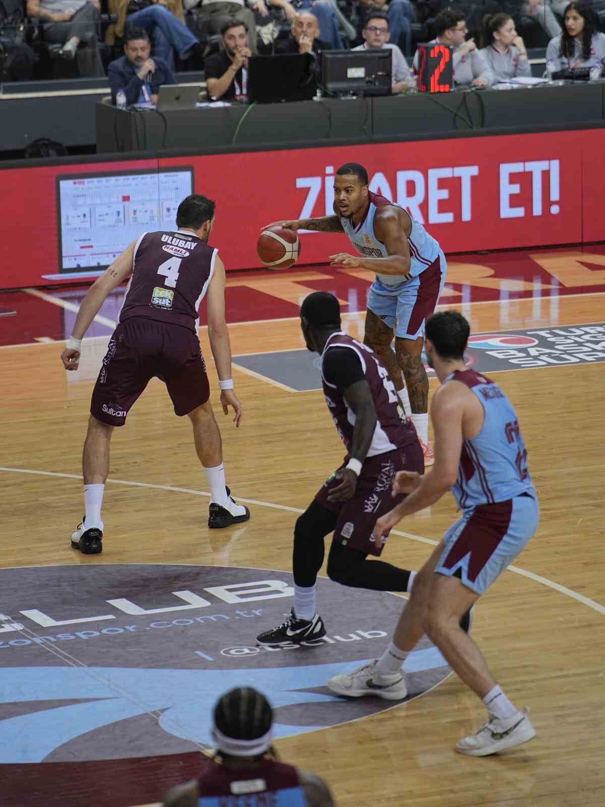 Trabzonspor, Basketbol Süper Ligi 3. haftasında Bordo Bandırma'yı 83-80 mağlup etti