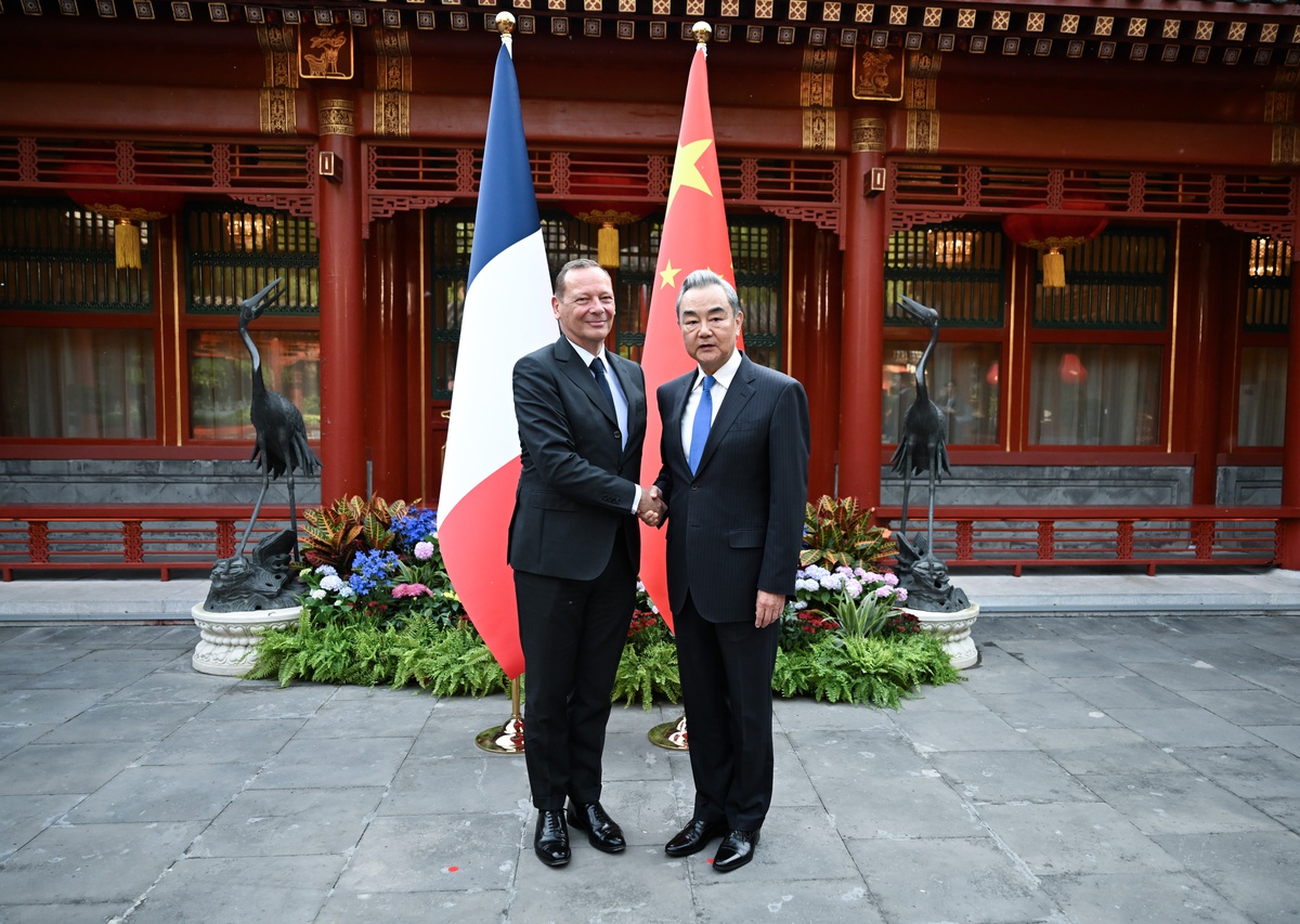 Wang Yi, Datong'da Bonne ile Çin-Fransa Stratejik Diyaloğu'nun 28. Toplantısı'nı yaptı