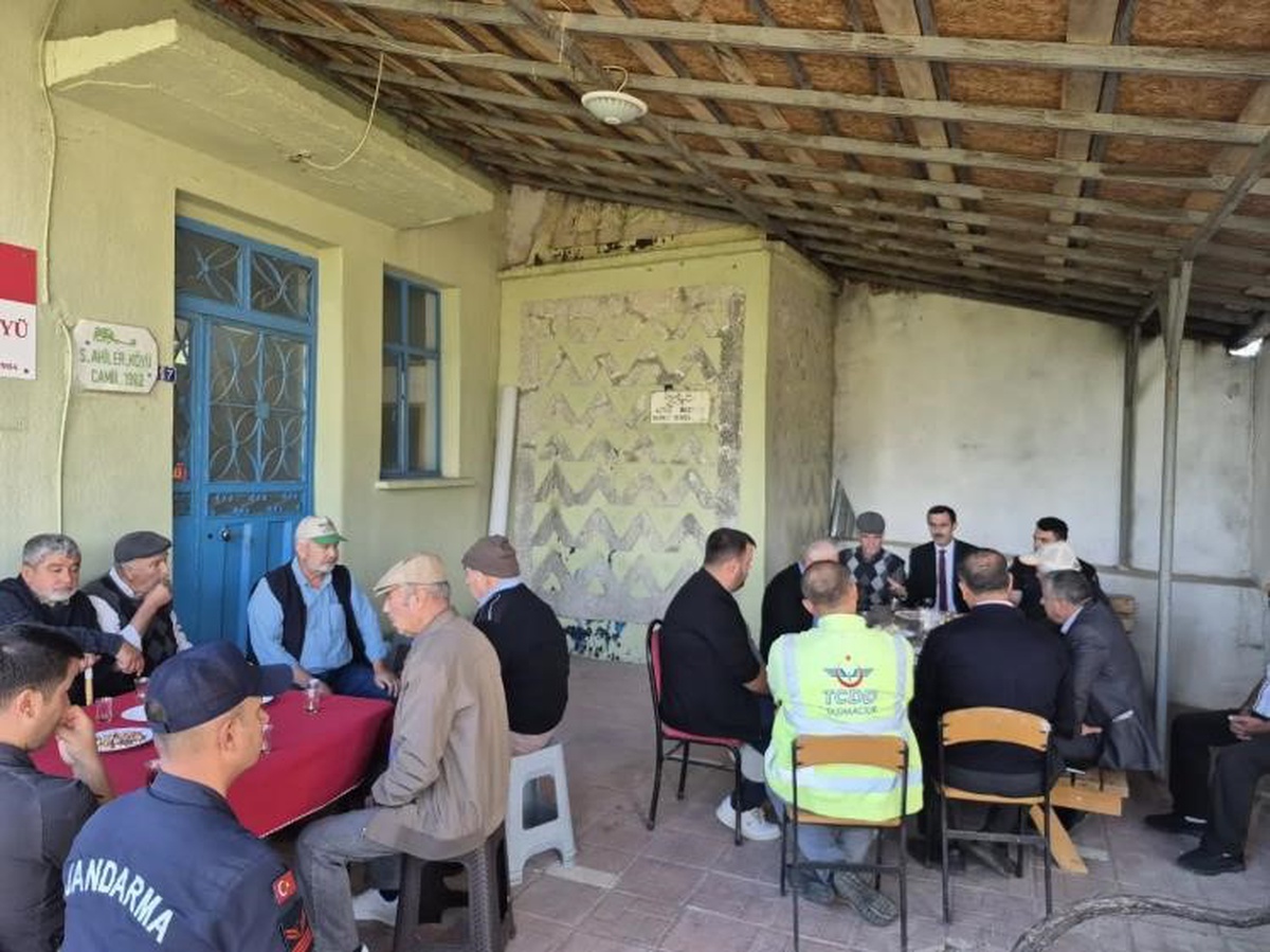 Yenipazar Kaymakamı Polat, Tohumlar, Sorguncukahiler köylerinde vatandaşları dinledi
