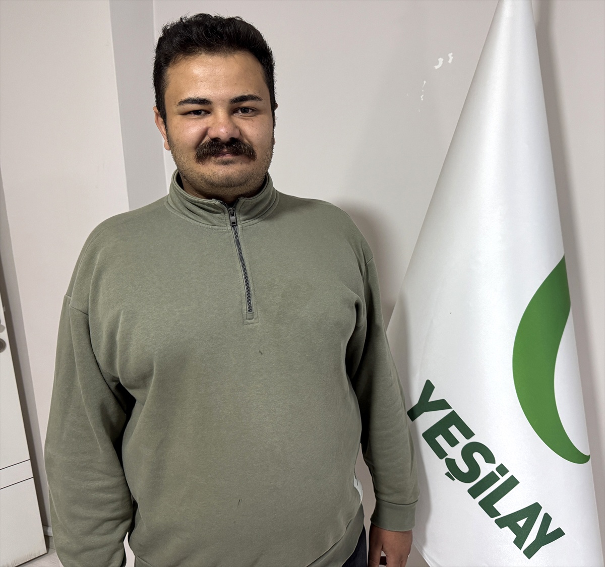 Yeşilay gönüllüsü Alican Yılmaz ve infaz koruma memuru Karabaş sigarayı bıraktı