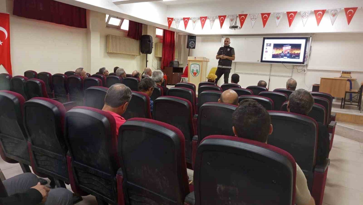 Adıyaman'da öğretmenlere uyuşturucu semineri Fatih Anadolu Lisesi'nde verildi