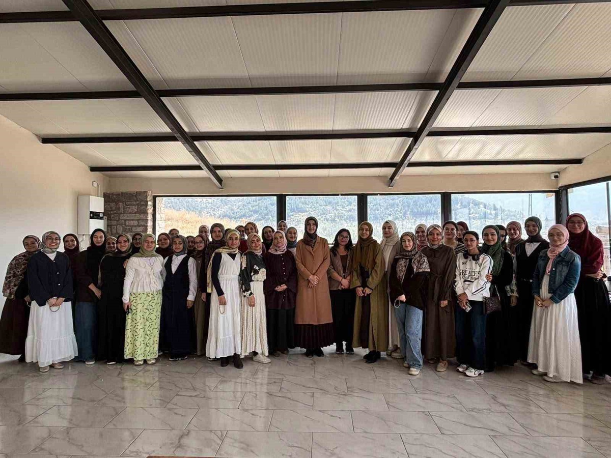 Afyonkarahisar'da müftülük yetkilileri AFSÜ Tıp öğrencileriyle kahvaltıda buluştu