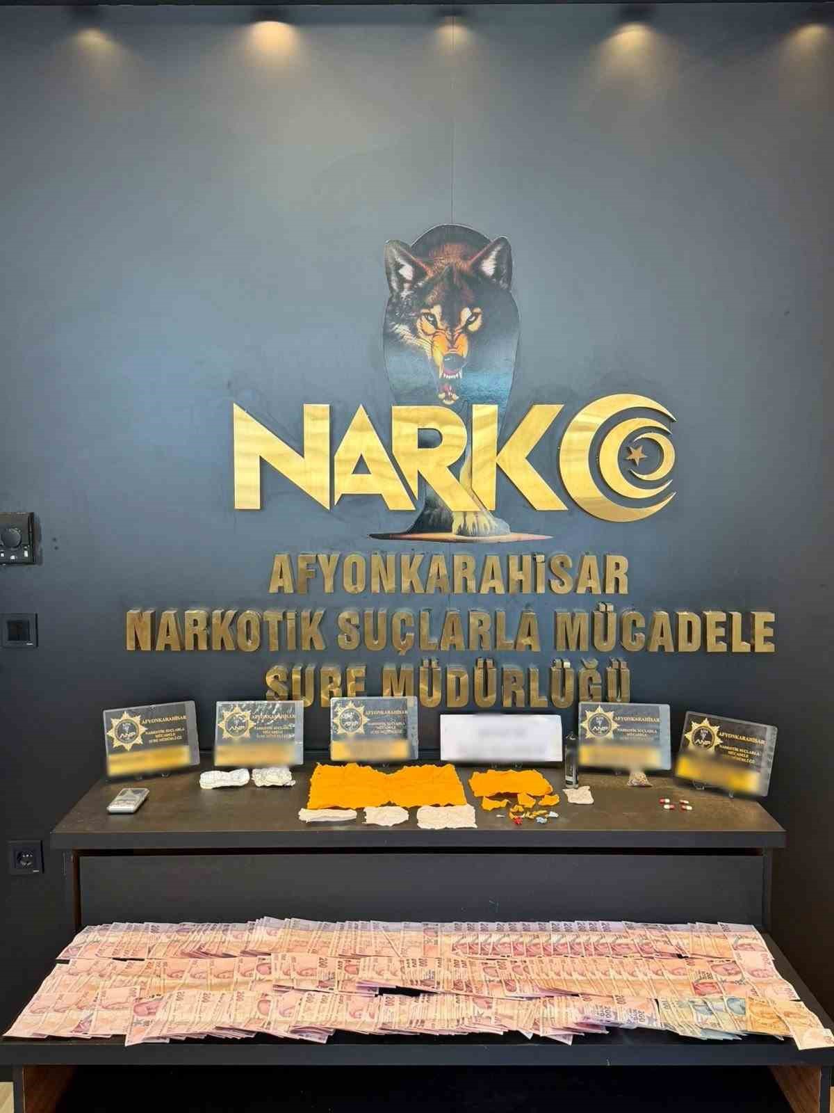Afyonkarahisar'da uyuşturucu sattığı iddia edilen şahıs, 40 bin TL ile tutuklandı