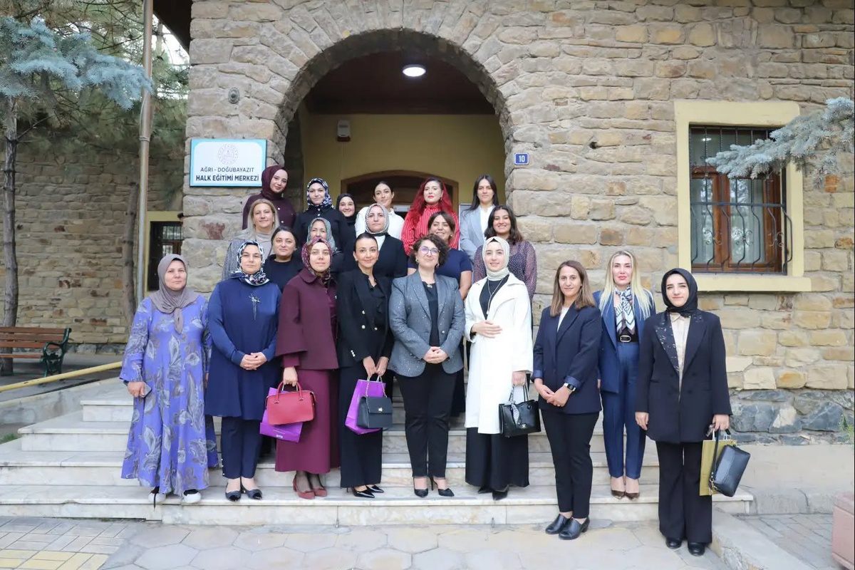 Ağrı’nın Sesleri ve Renkleri Geleneksel El Sanatları ve Kültür Buluşması” tanıtım program yapıldı