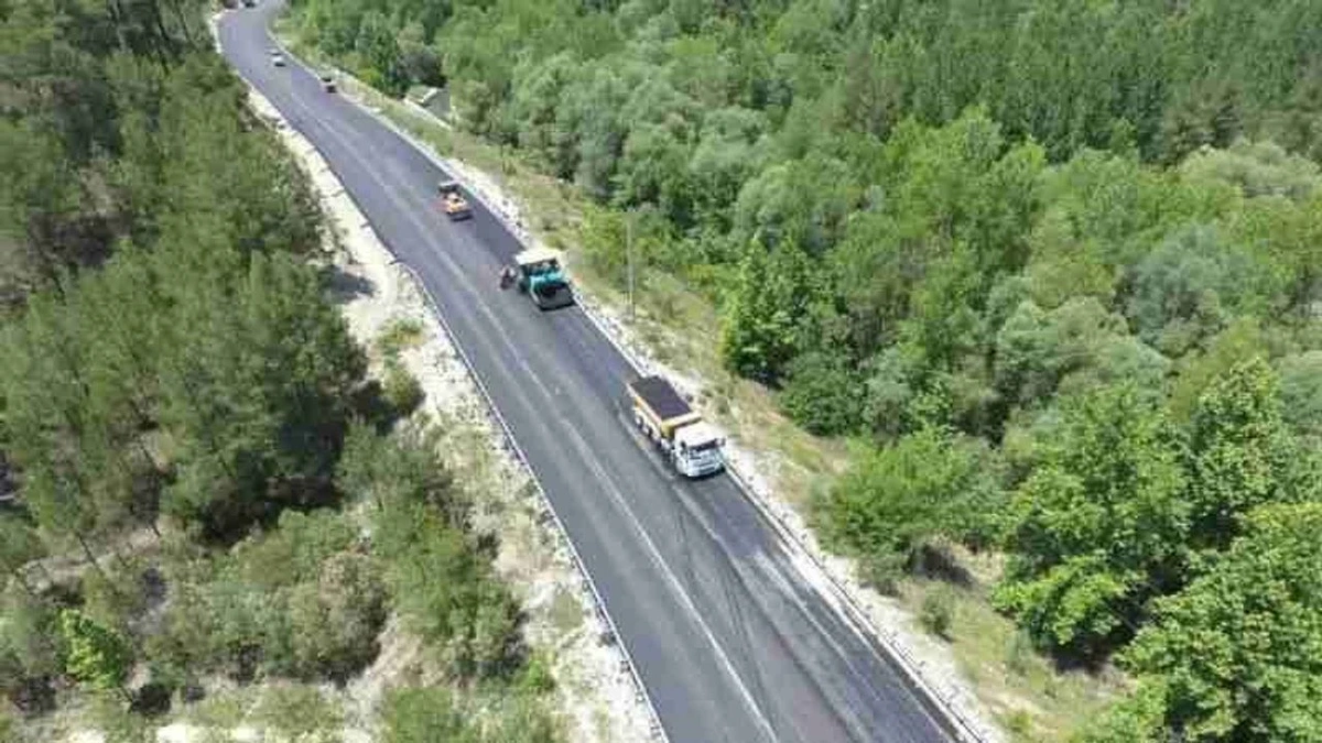 Antalya Aksu'da yolcu midibüsü devrildi, 1'i ağır 17 kişi yaralandı