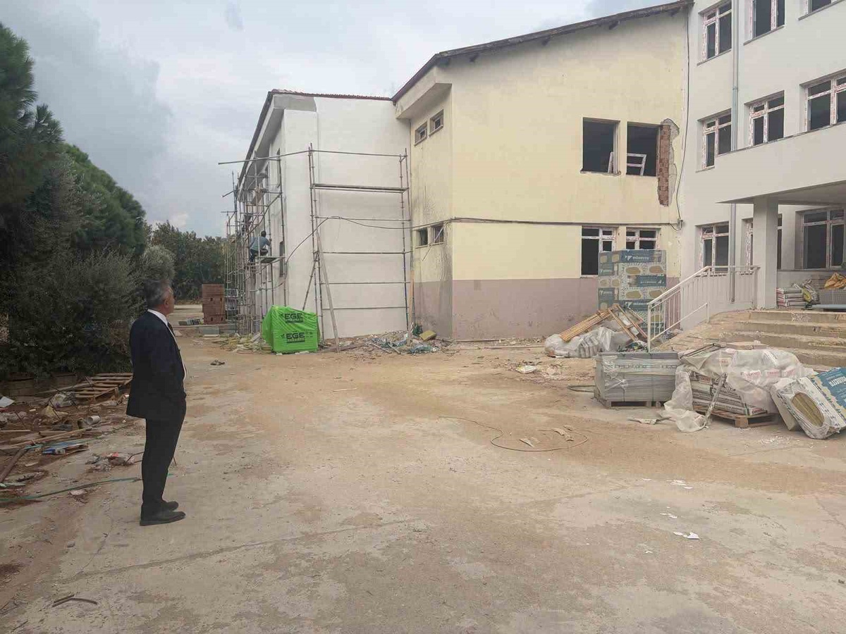 Aydın Söke'de Suat Orhon Lisesi'ndeki güçlendirme çalışmaları incelendi