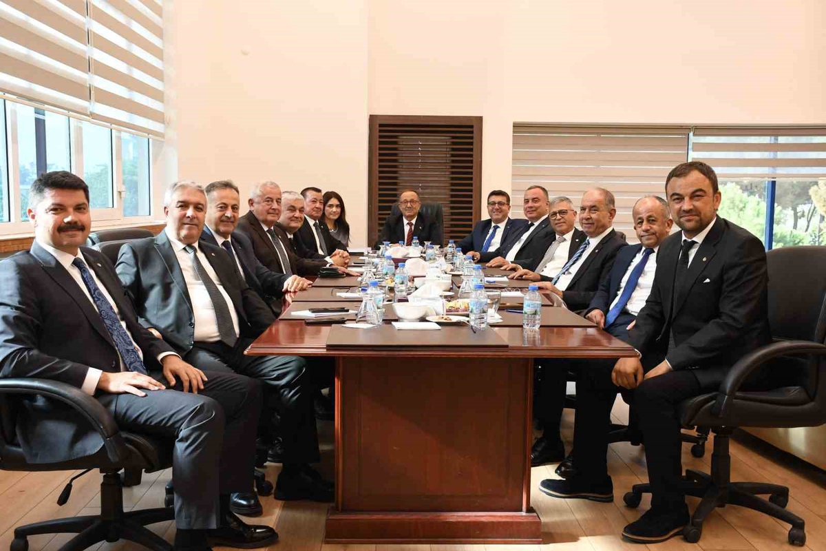Aydın Ticaret Borsası'nda Fevzi Çondur ve A. Bahri Erdel yeniden başkan seçildi