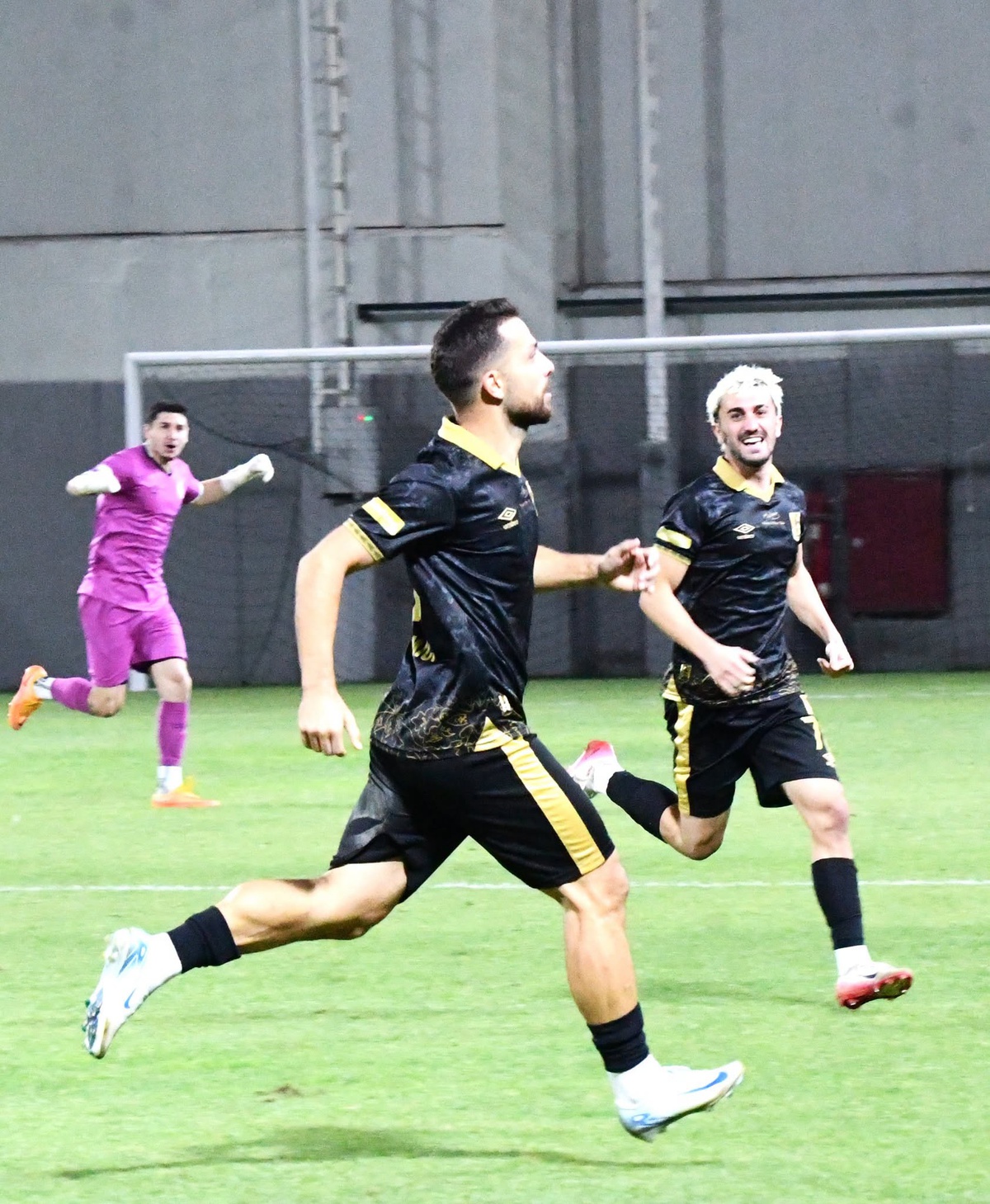 Balıkesirspor, 1922 Akşehirspor'u Soma'da 3-1 yenerek çıkışa geçti