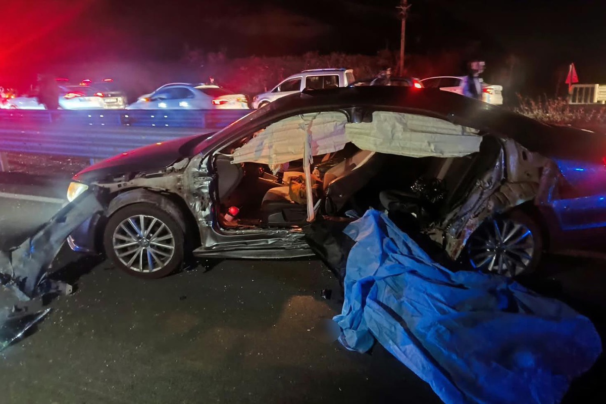 Bingöl'de otomobil bariyere çarptı: 2 ölü, 2 yaralı
