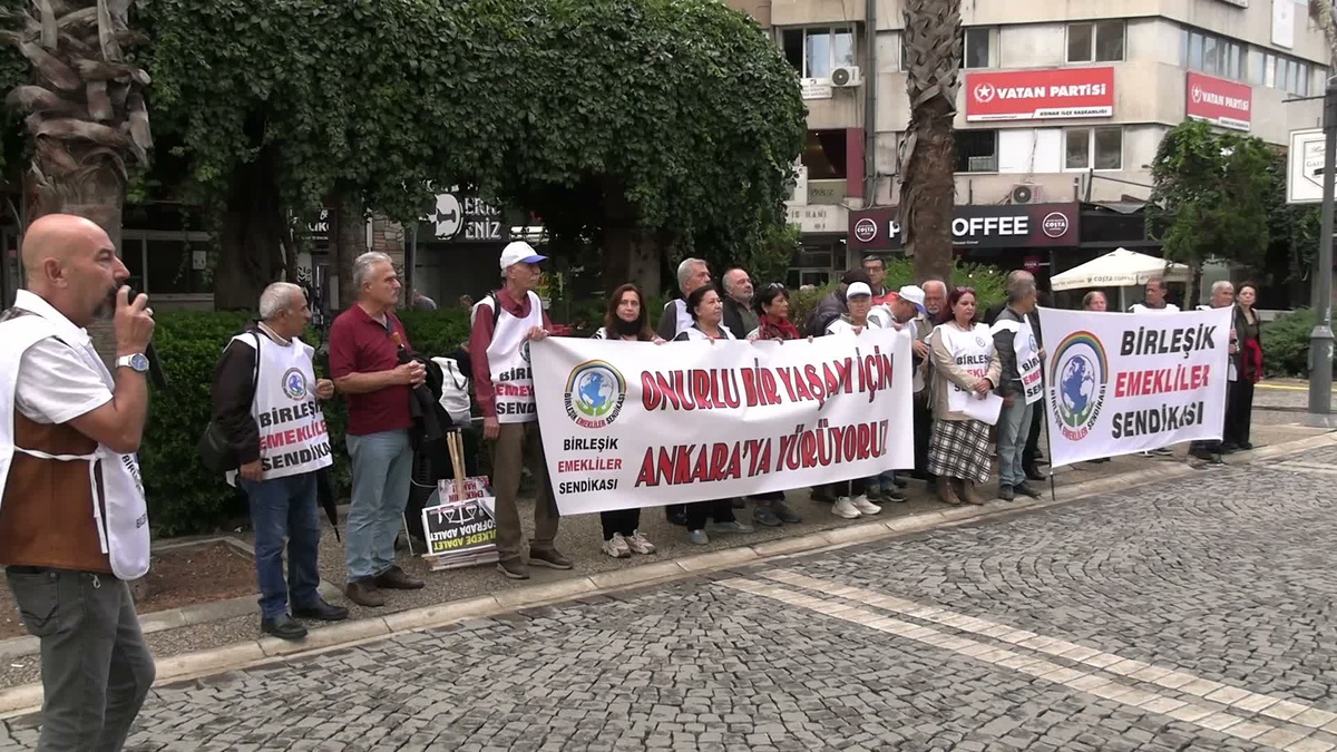 Birleşik Emekliler Sendikası İzmir'den Ankara'ya 2027 bütçesi için yürüyüş başlattı