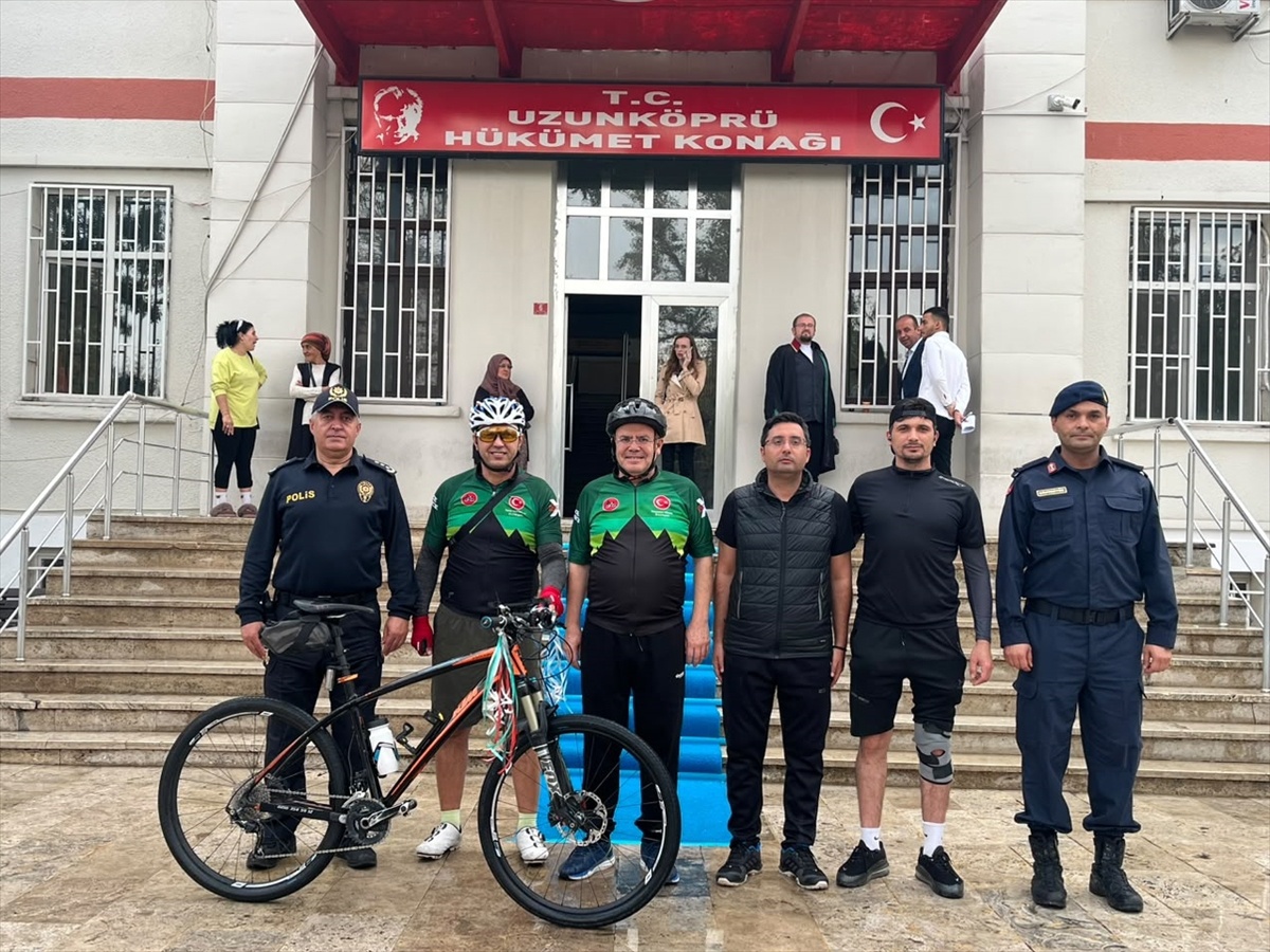 Edirne Uzunköprü'de Gazze ve Doğu Türkistan için bisiklet turu düzenlendi