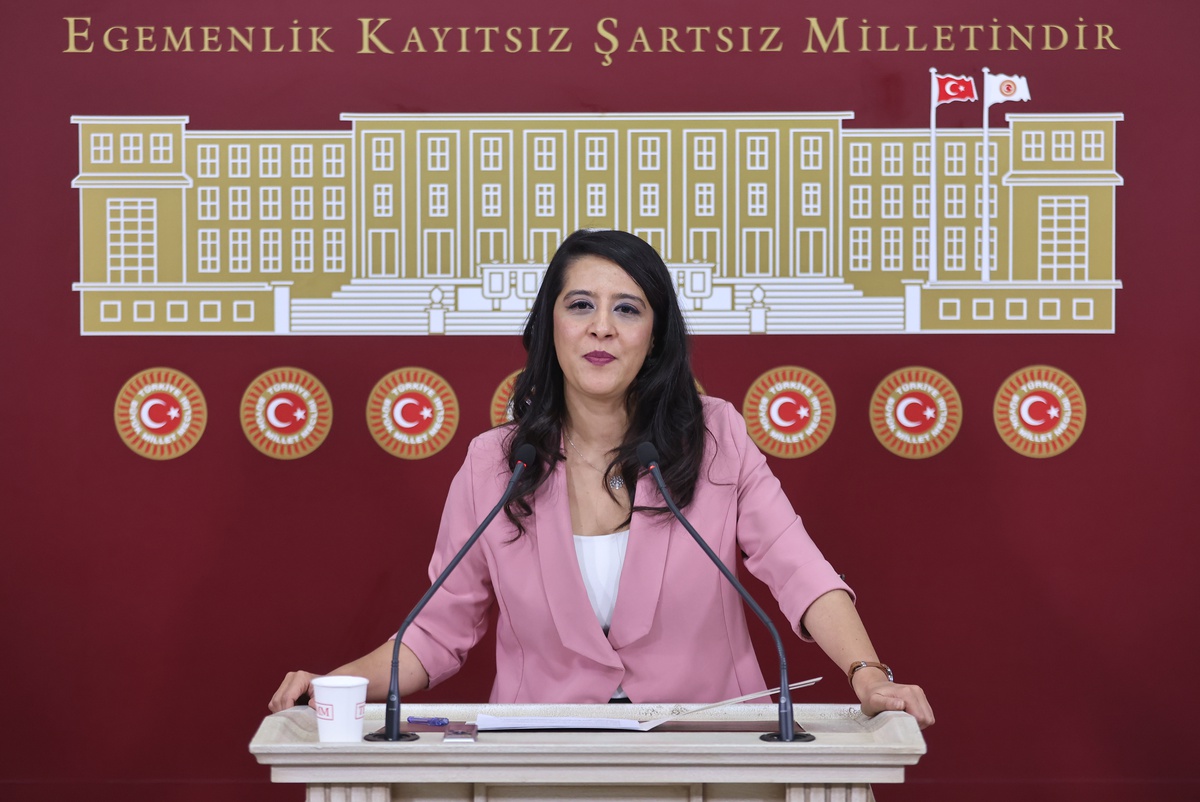 EMEP'li Karaca, 70 avukat açıklaması için Bakan Gürlek'e soru önergesi verdi