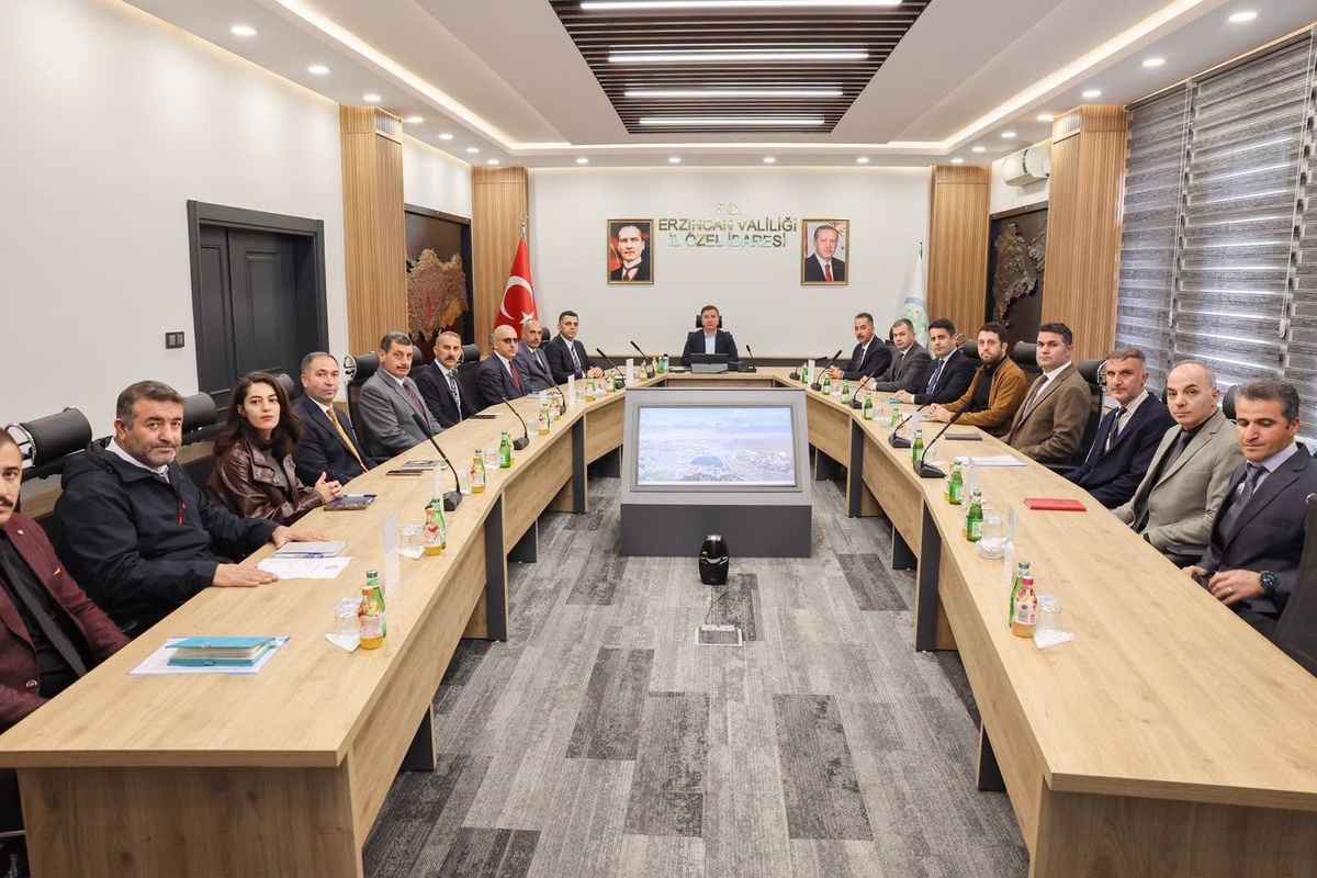 Erzincan İl Özel İdaresi 2026'da 140 kilometre asfalt çalışması yaptı
