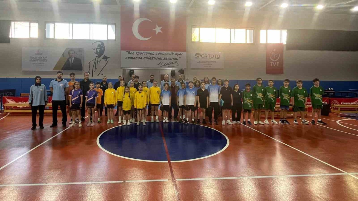 Eskişehir'de 24 erkek, 12 kadın sporcunun yarıştığı yıldızlar müsabakaları sona erdi.