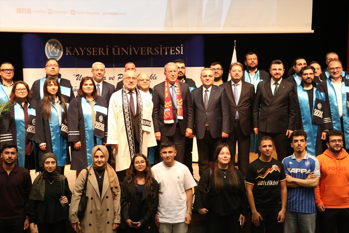 Hulusi Akar, KAYÜ açılışında 3. Dünya Savaşı uyarısı yaptı, terörsüz Türkiye dedi
