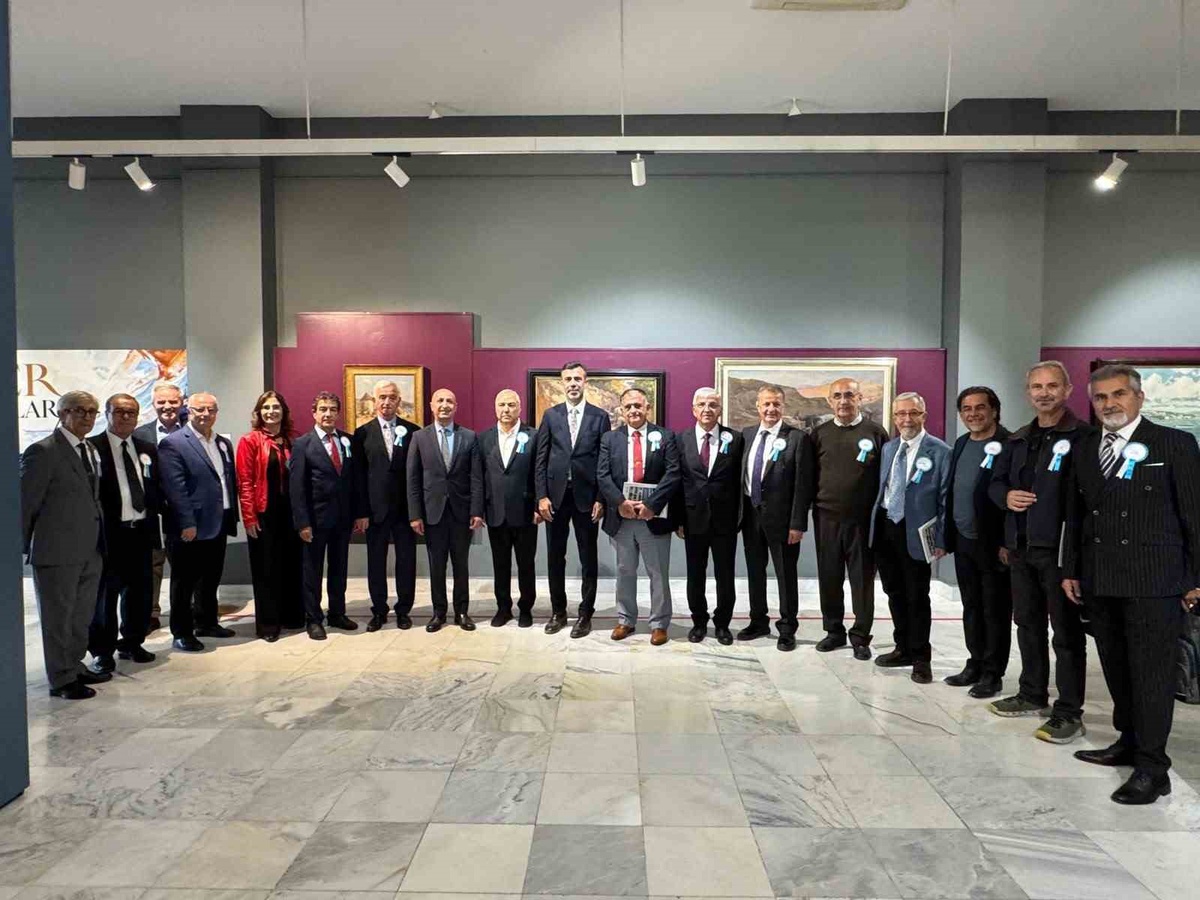 İki kuşağın asker ressam eserleri Ankara'da açılan sergide sanatseverlerle buluştu