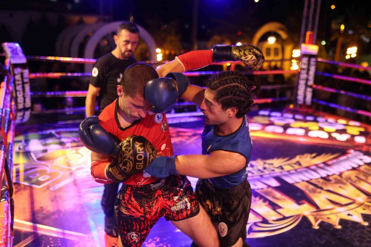 Manisa Alaşehir'de Geleneksel Muaythai Gecesi 18 milli sporcuyla yapıldı
