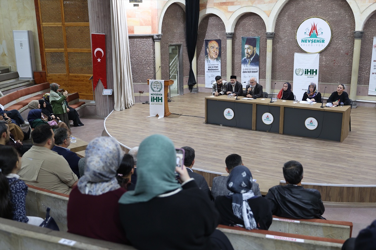 Nevşehir'de, 'Gazze Merkezinde Orta Doğu' paneli düzenlendi