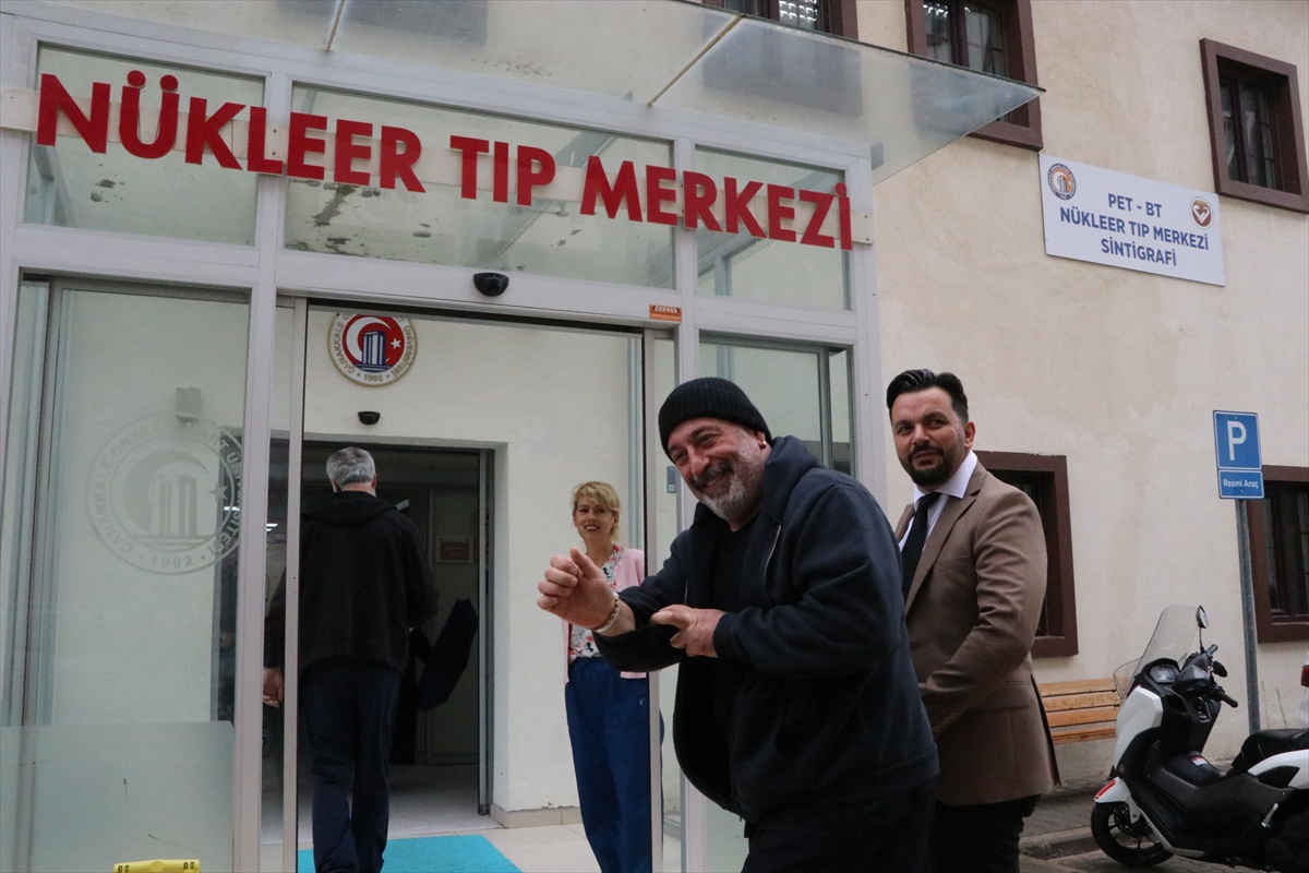 Sanatçı Cem Yılmaz, kalp krizi sonrası 40. gün kontrolünde ÇOMÜ'de sintigrafi çektirdi
