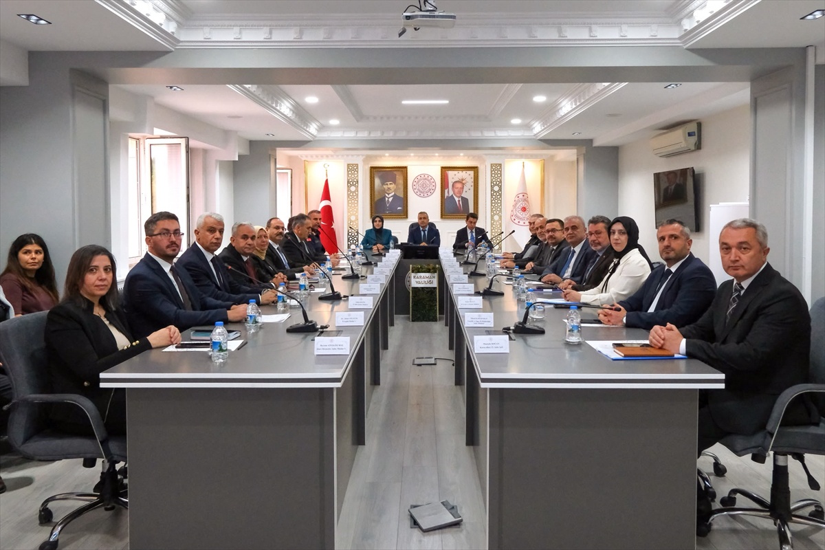 Vali Çiçek, Karaman'da engelli erişilebilirliği sorunlarını kurumlarla görüştü