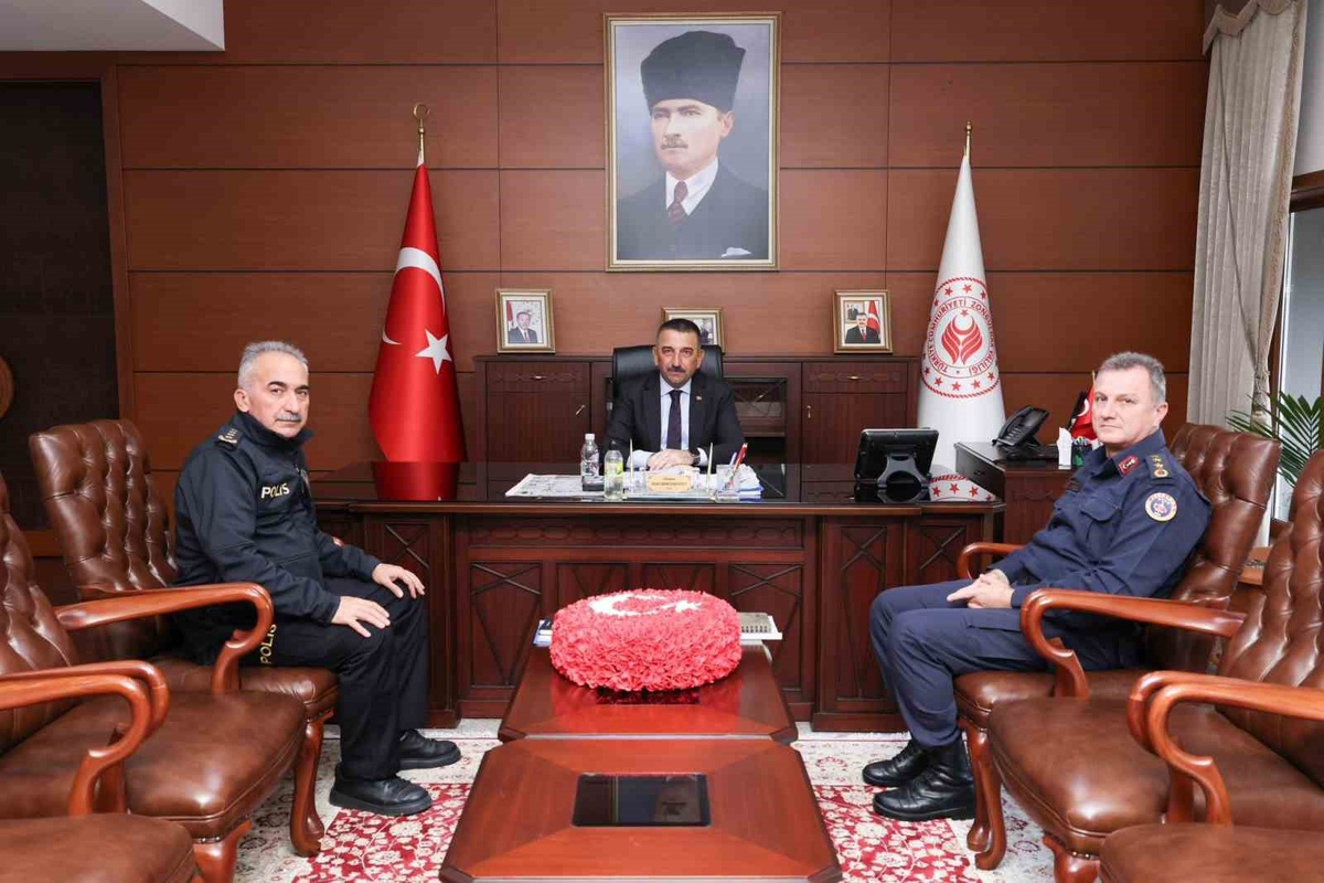 Zonguldak'ta Vali Hacıbektaşoğlu başkanlığında asayiş ve güvenlik toplantısı yapıldı