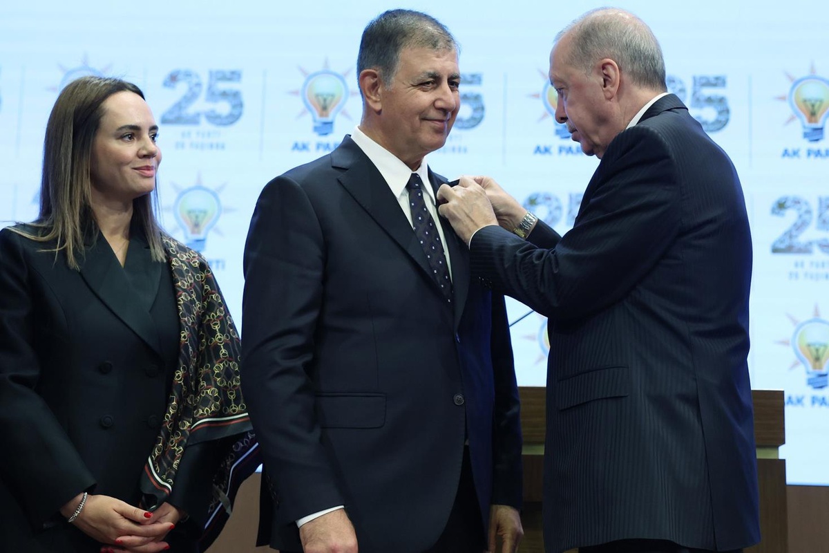 AK Parti'ye geçen Cemil Tugay hızlı başladı! Mega projesi için Erdoğan'dan da destek aldı