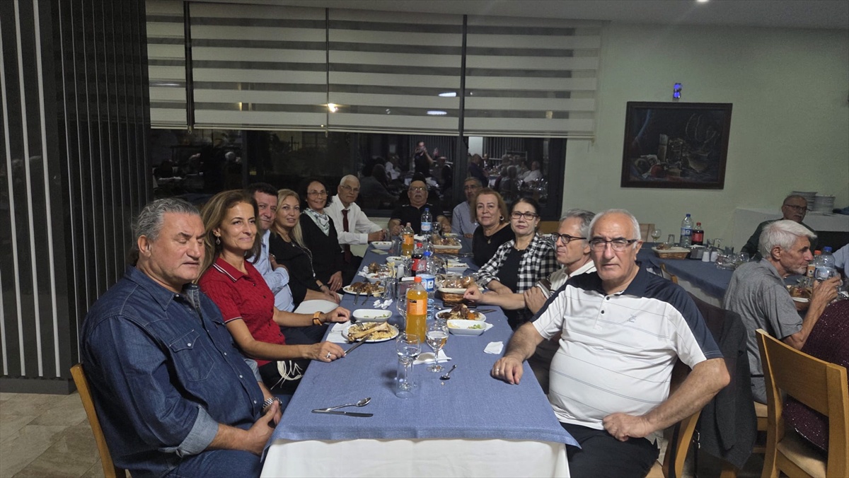 Antalya'da emekli eğitim müfettişleri Ahde Vefa Gecesi'nde buluştu