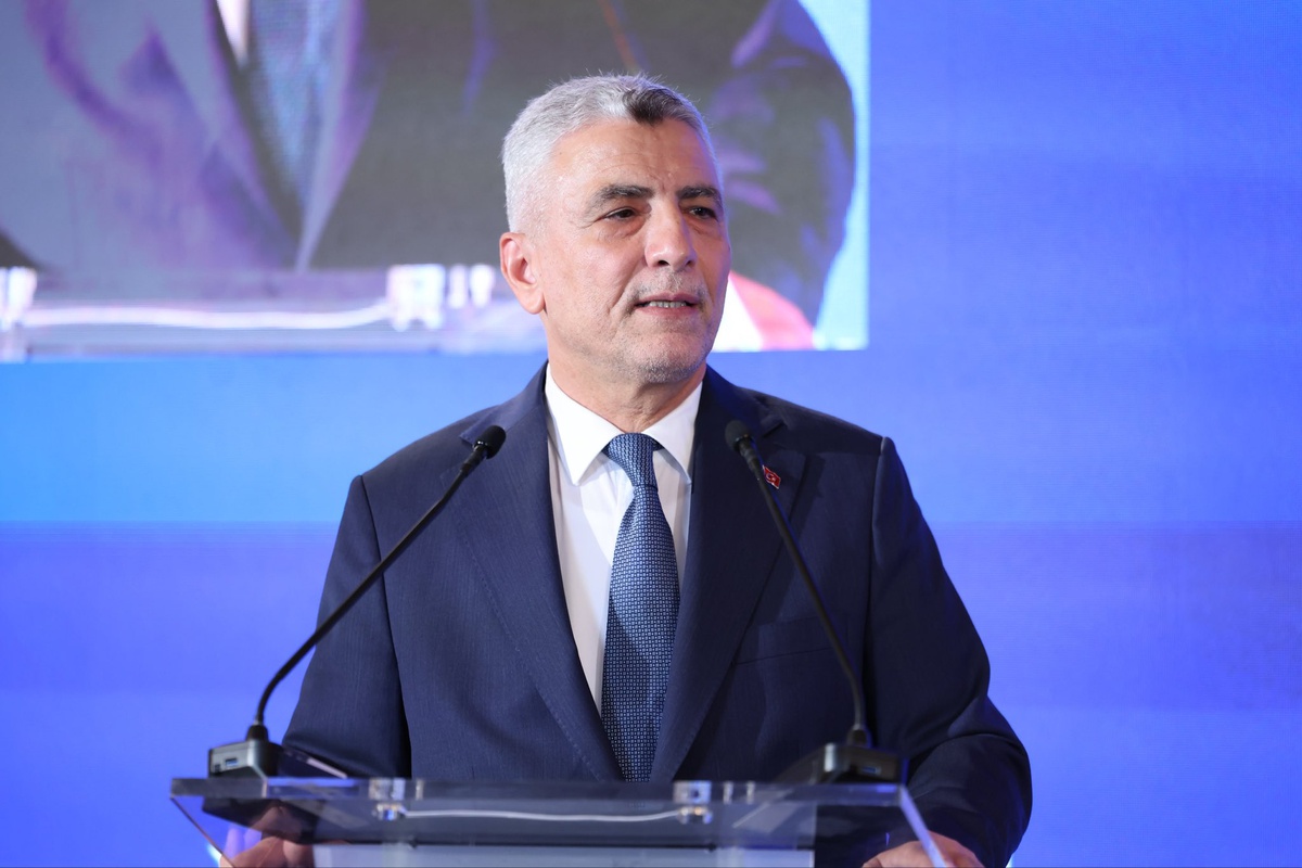 Bakan Bolat, Brüksel'de Türkiye-AB İş Zirvesi'ne katıldı