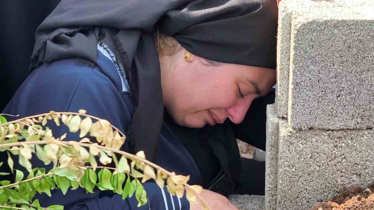 Batan gemide 2 evladını kaybeden Ayten Biçer, 'Çok özledim sizi' notuyla paylaştı