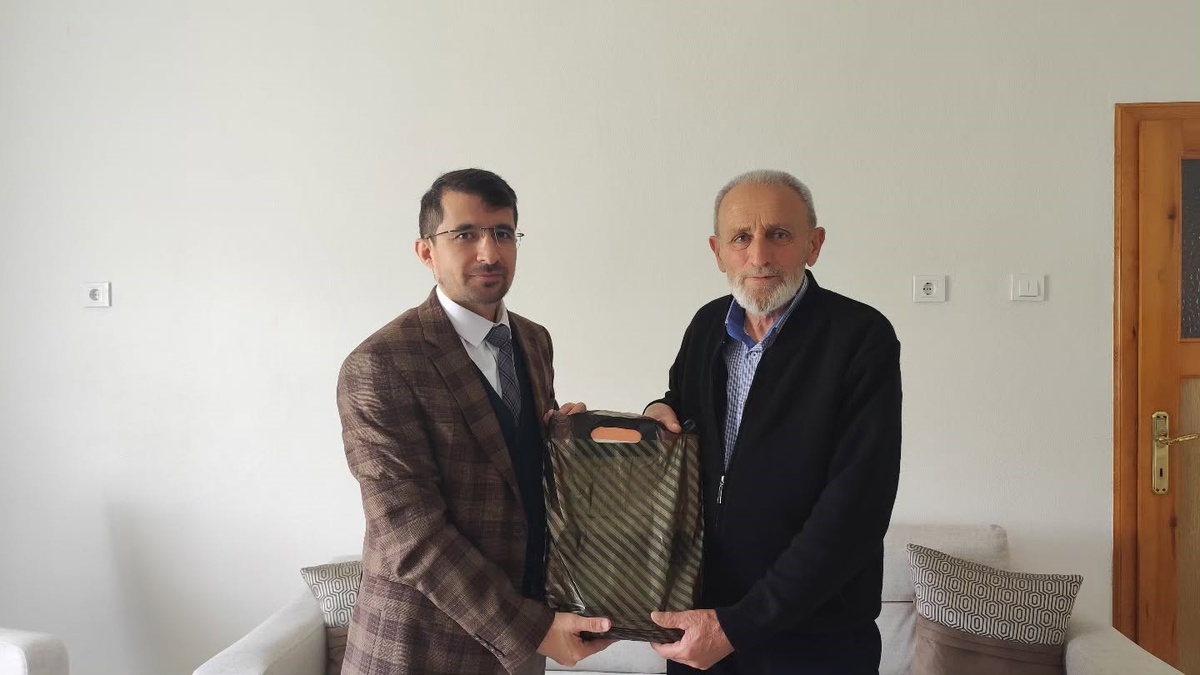 Bayburt Aydıntepe'de emekli din görevlileri Müftülükçe evlerinde ziyaret edildi