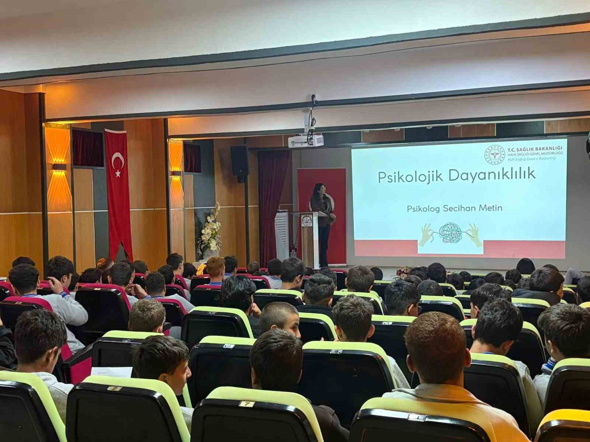 Bayburt İl Sağlık Müdürlüğü 124 öğrenciye ruh sağlığı farkındalığı eğitimi verdi
