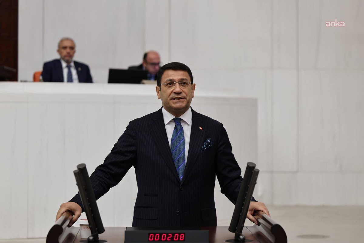 İdris Şahin, Azerbaycan'da başörtülü öğrencilerin okuldan çevrilmesine tepki gösterdi