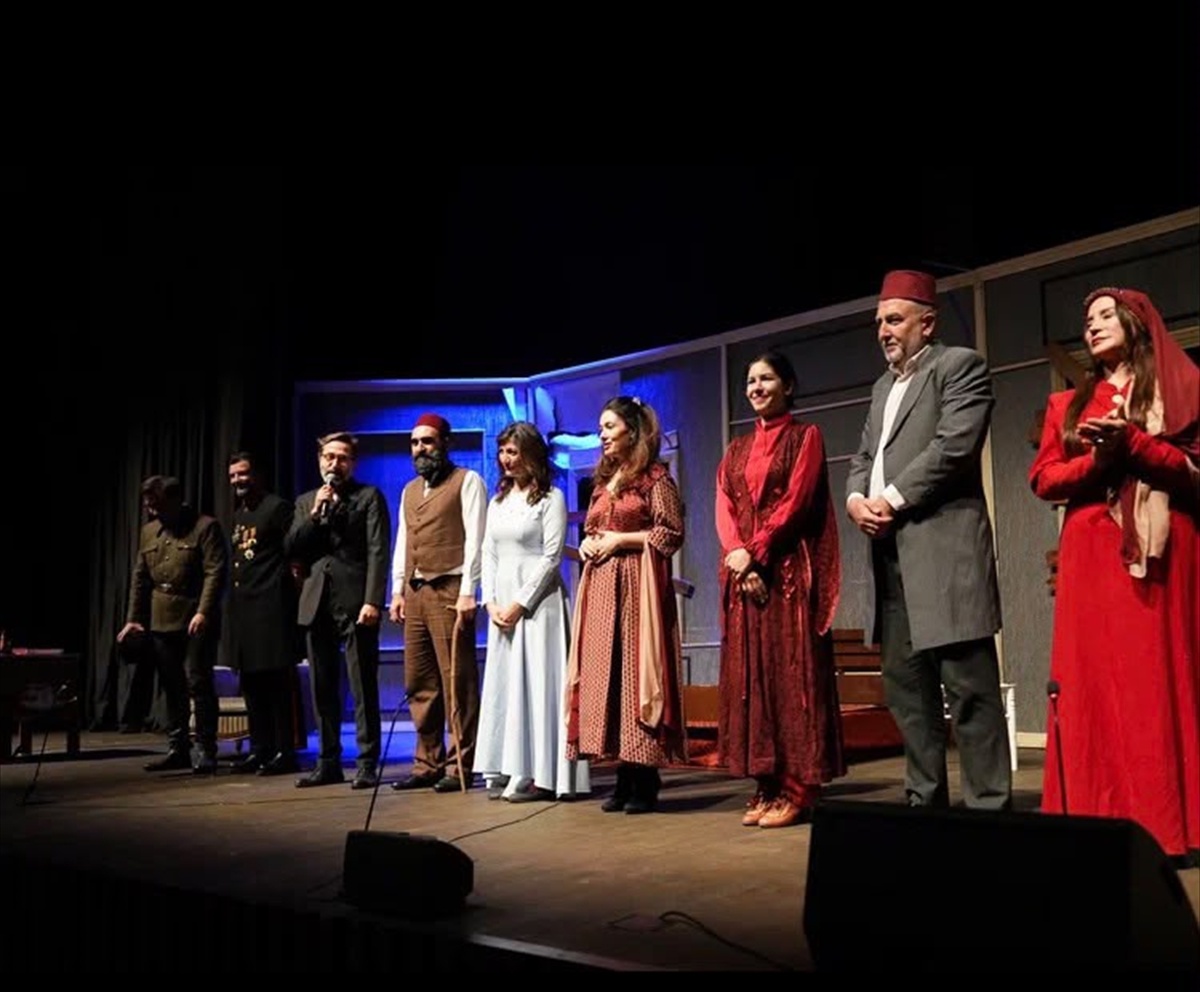 II. Abdülhamid'in sürgün günlerini anlatan ALLATİNİ oyunu Üsküdar'da prömiyer yaptı