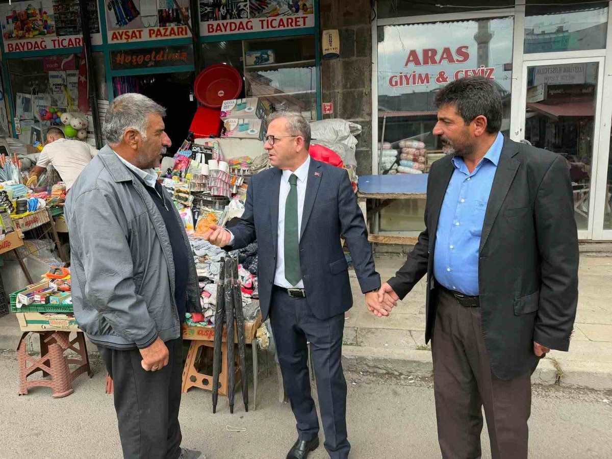 Kars Valisi Ziya Polat, esnaf ve vatandaşlarla buluşup hayırlı kazançlar diledi