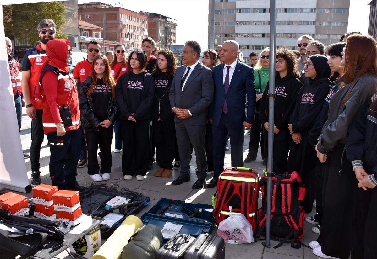 Kırıkkale'de Afet Risklerinin Azaltılması Günü'nde ekipmanlar tanıtıldı