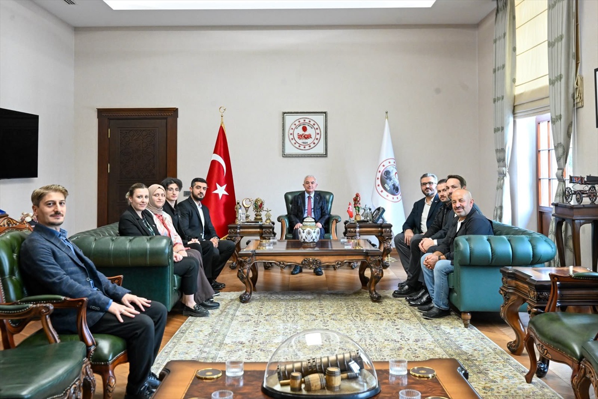 Kırklareli Valisi Turan, Yeşilay'ın yeni şube yönetimini kabul etti