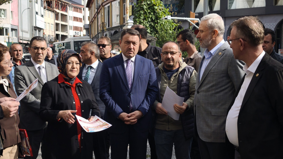 Kütahya Pekmez Pazarı'nda sağlıklaştırma başladı, 96 iş yeri cephesi yenilenecek