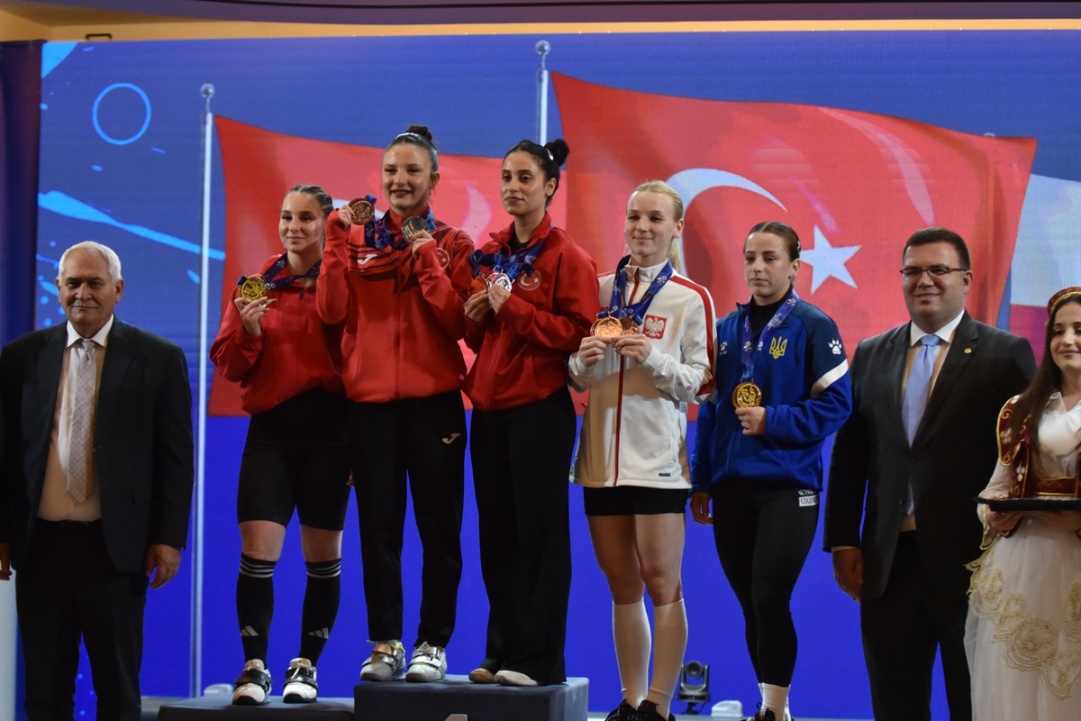 Milli halterci Gamze Altun, U23 Avrupa Şampiyonası'nda iki rekorla şampiyon oldu