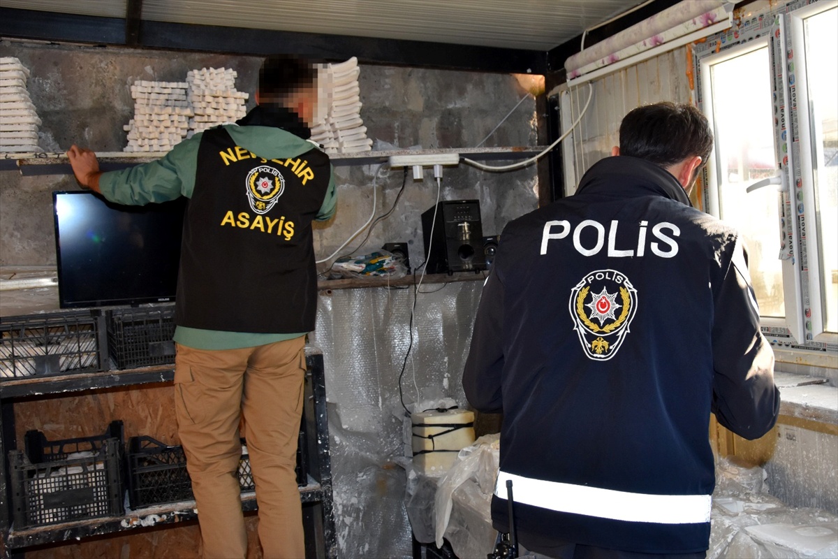 Nevşehir'de polis ve jandarma fuhuş operasyonunda 26 şüpheliyi gözaltına aldı