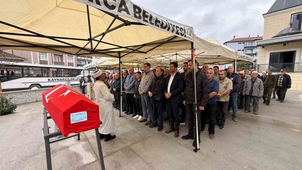 Rütbeleri sökülen eski Korgeneral Çetin Saner, Sakarya Kaynarca'da defnedildi