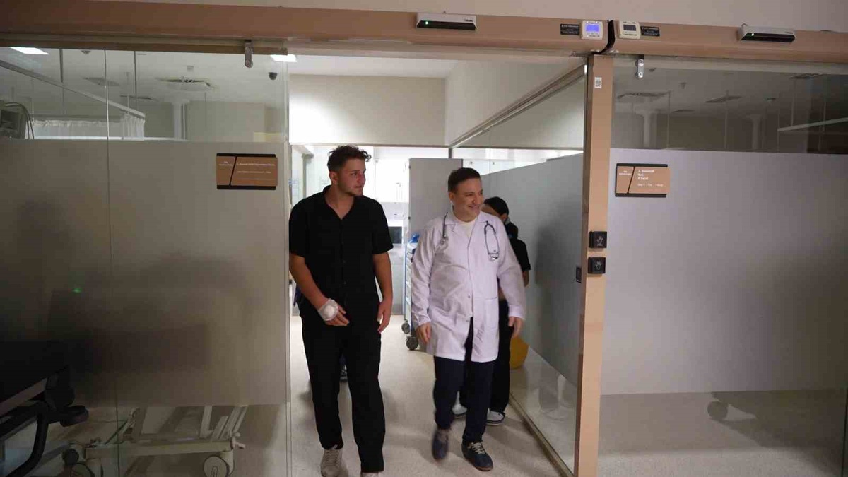 Samsun'da denizde boğulma tehlikesi geçiren 18 yaşındaki kuaför kurtarıldı