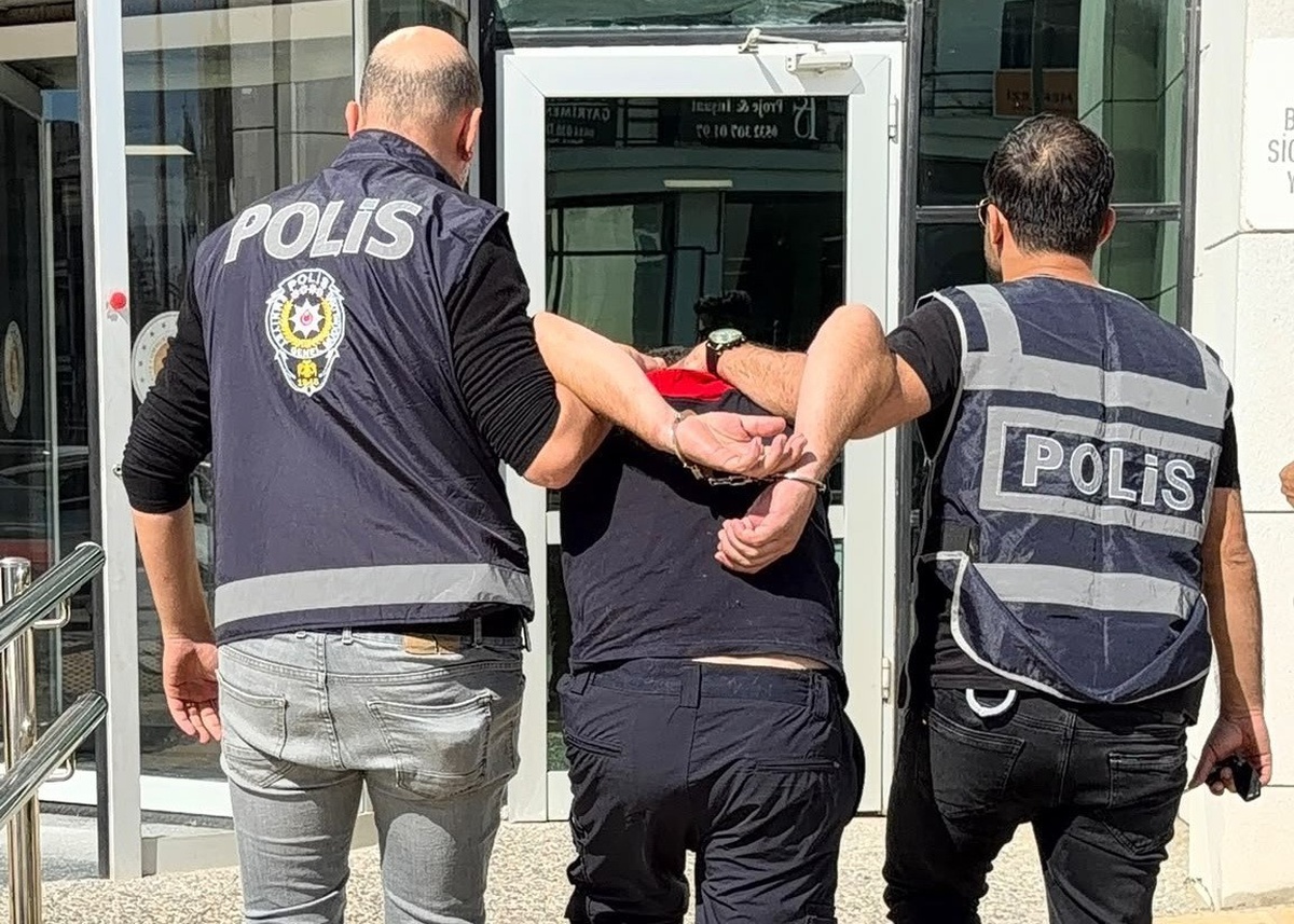 Seferihisar'da eski sevgilisinin ateşe verdiği kadın 6 günlük yaşam savaşını kaybetti