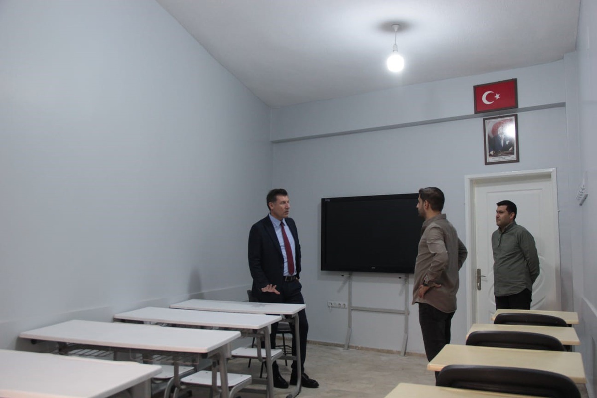 Şırnak Cizre'de halk eğitimi kurslarını İlçe Milli Eğitim Müdürü İke inceledi