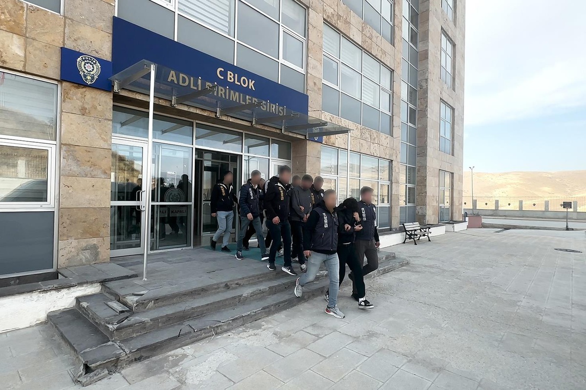 Sosyal medya ilanıyla 500 bin liralık dolandırıcılıkta 12 şüpheli tutuklandı