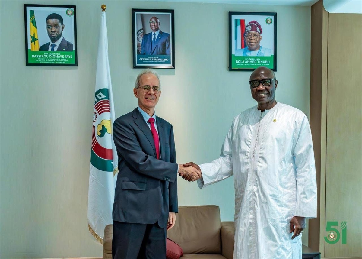 Abuja Büyükelçisi Poroy, ECOWAS Komisyonu Başkanı Diop'la işbirliğini görüştü