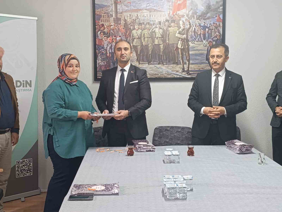 Afyonkarahisar Bolvadin'de rehber öğretmenlere İlçe Milli Eğitim Müdürü teşekkür etti